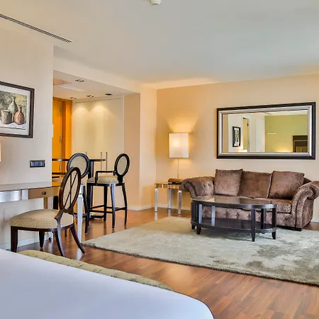 Hotel 525-3