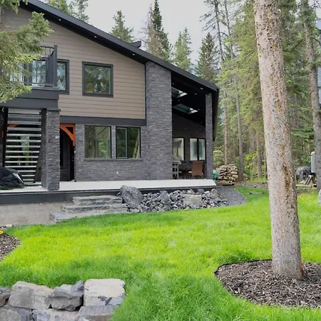 Romantic Luxury Retreat With Private Sauna & Spa, Pet Friendly, Elkside Hideout B&B-3