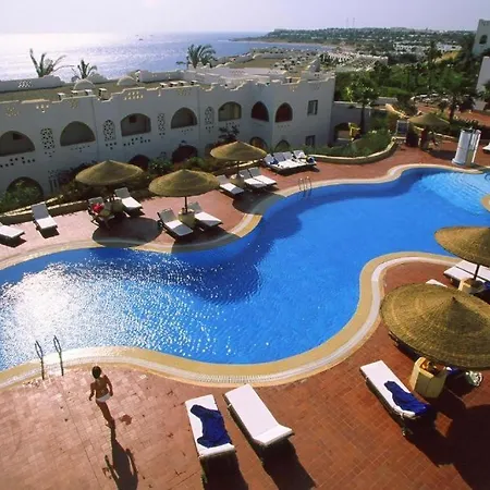 Private One Bedroom Domina Coral Bay-2