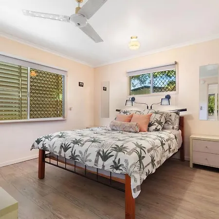 Relaxed Urangan Living At The Poolside Bungalow-2