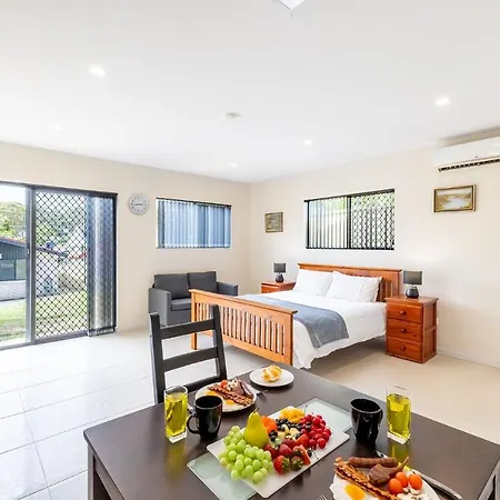 14A Grafton St - Studio With Air Con And Wi-Fi-3