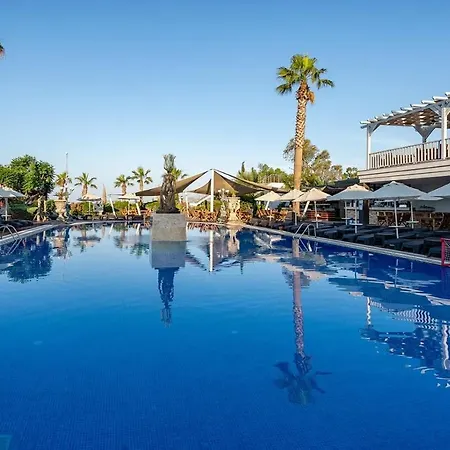 Golden Beach Resort & Spa-3