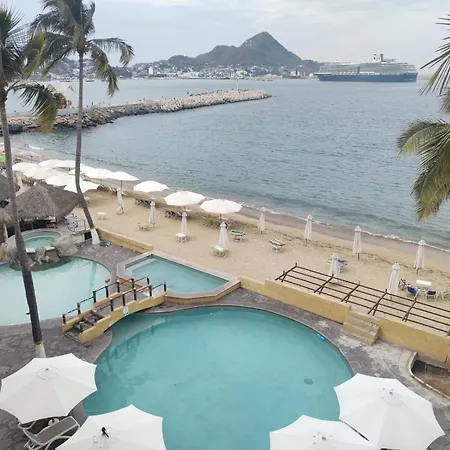 Hotel Marina Puerto Dorado-2