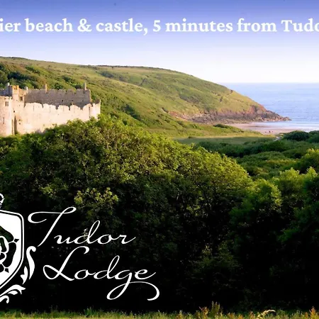 Tudor Lodge Bed & Breakfast-3