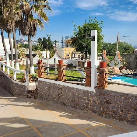 Hill House Mazatlan - Bed & Breakfast-2