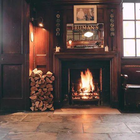 Rose And Crown Stoke Newington-2