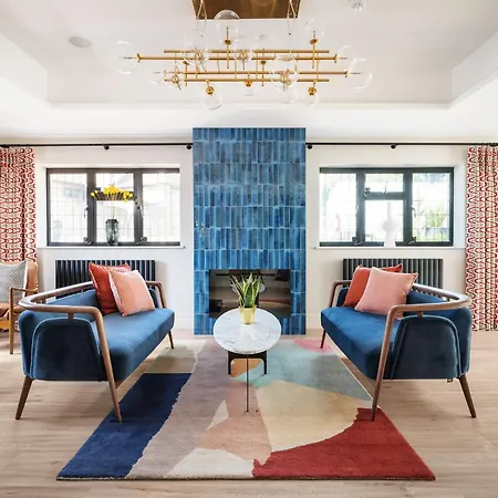 Voco Lythe Hill Hotel & Spa By Ihg-3