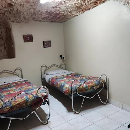 Radeka Downunder Underground Motel-2