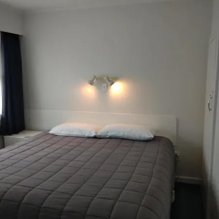 Queens Park Motels-3