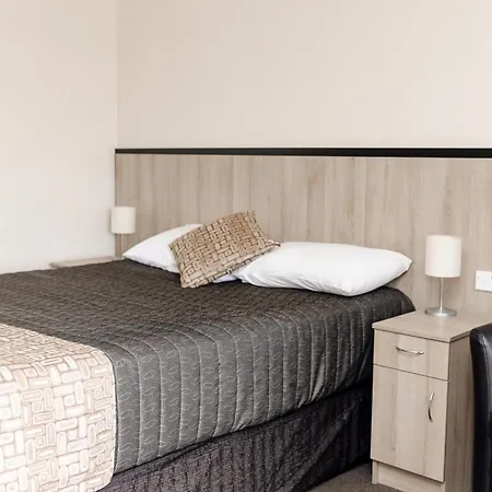 Starline Motor Inn-2