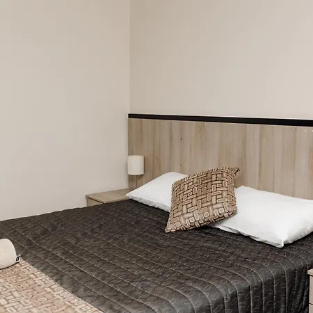 Starline Motor Inn-3