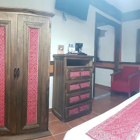 Nuestras Raíces Hotel - Museo - Restaurante-3