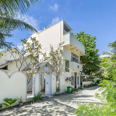 Three Hearts Guesthouse And Villas-2