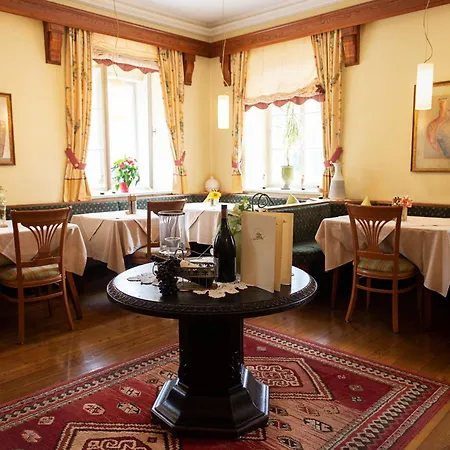 Hotel Schloss Lerchenhof-3