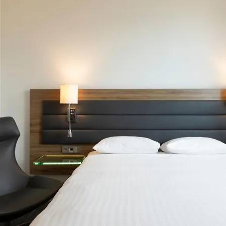 Moxy Aberdeen Airport-2