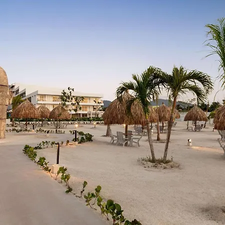 Wyndham Residences Santa Marta Aluna Beach Club-2