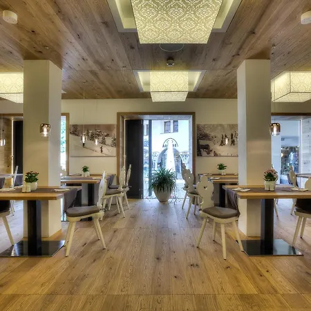 Posta Zirm Hotel-3