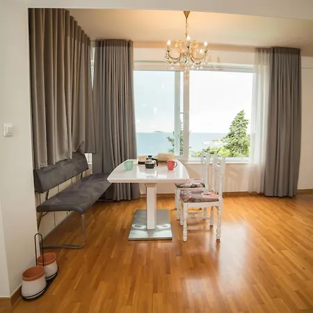 Villa Carmen Rooms & Apartments-3