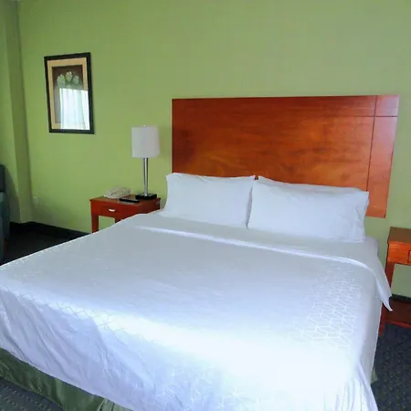 Holiday Inn Express&Suites Toluca Zona Aeropuerto, an IHG Hotel-2