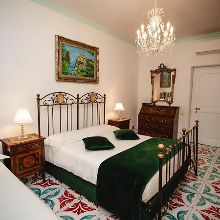 Delfini Trevi House-3