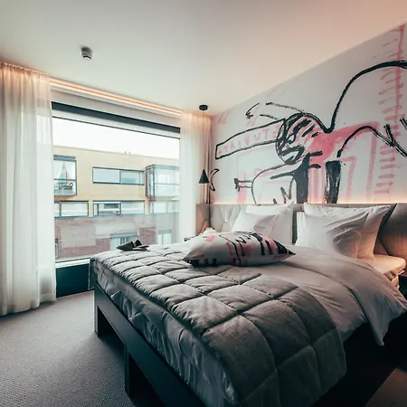 Hotel Ax-2