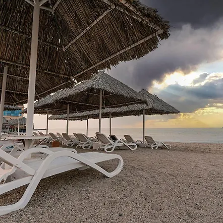 Royal Beach Hotel & Resort-2