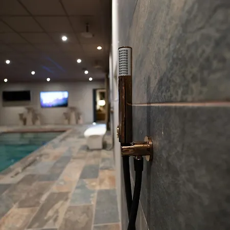 CARACALLA PRIVE - Chambres d'hôtes avec Piscine, Jaccuzi et Hammam privatifs-3