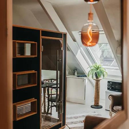 La Chambre Rose-2