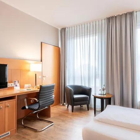 Plaza Premium Koeln-3