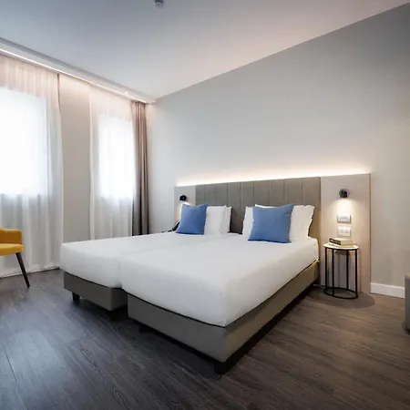 IH Hotels Milano Centrale-3