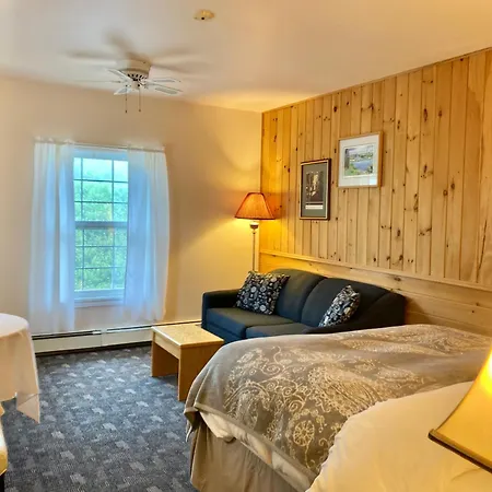 Castle Rock Country Inn-3
