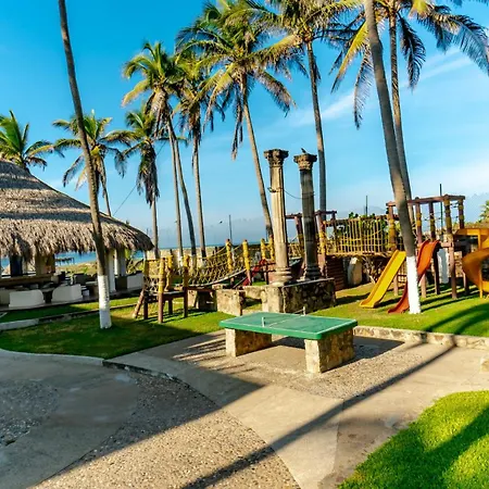 Mar Paraiso Queen-3