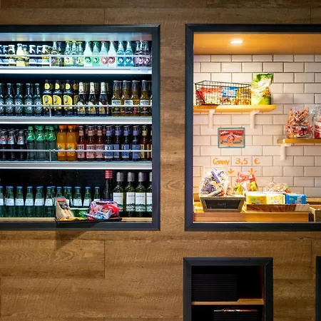 Moxy Frankfurt Airport-3