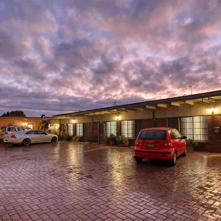 Oasis Motor Inn-2