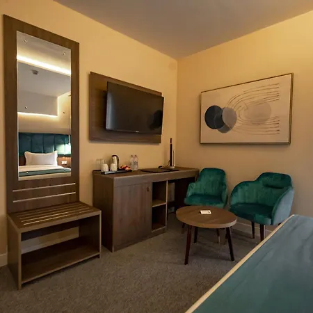 Ad Hotel Pont D'Hydra-3