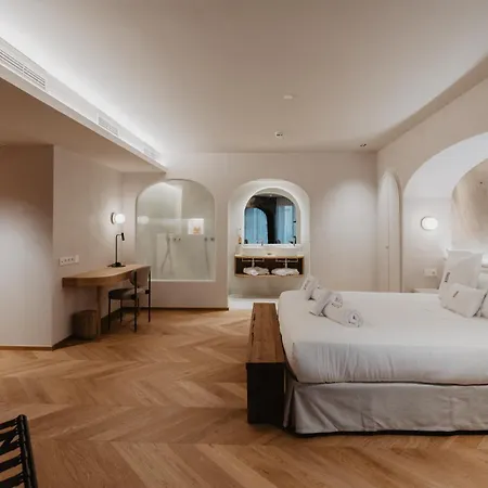 Hotel Petit Luxe-3