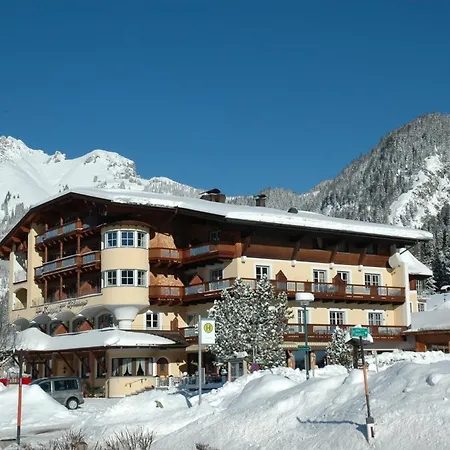 Hotel Lumberger Hof-3