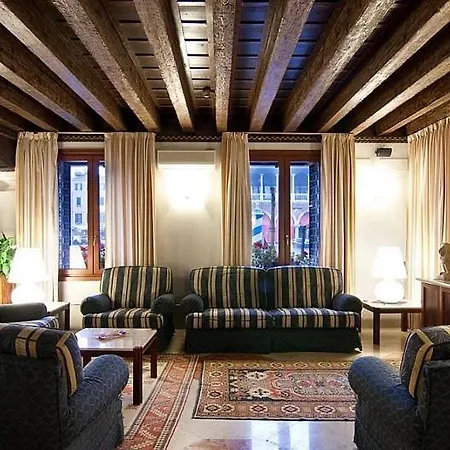 Foscari Palace-2