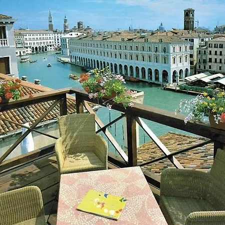 Foscari Palace-3