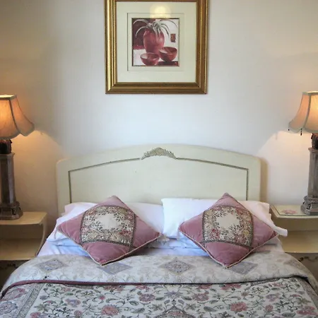 The Dial House Guest House-3