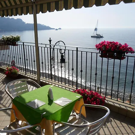 B&B Miramare-3