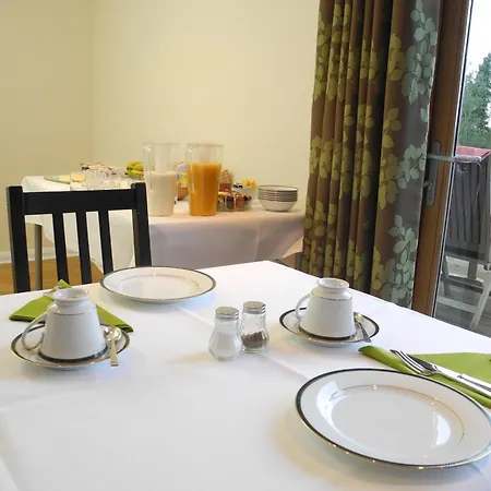 Oakside Lodge Guest House-2