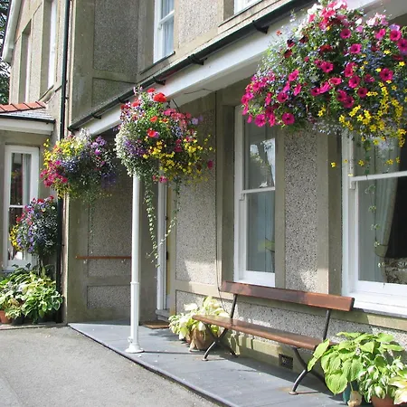 Gwrach Ynys Country Guest House-3