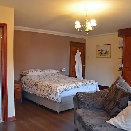 The Farmhouse B&B-3