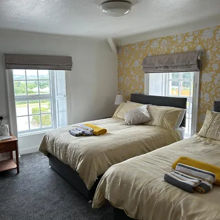 Holland Arms Hotel-3