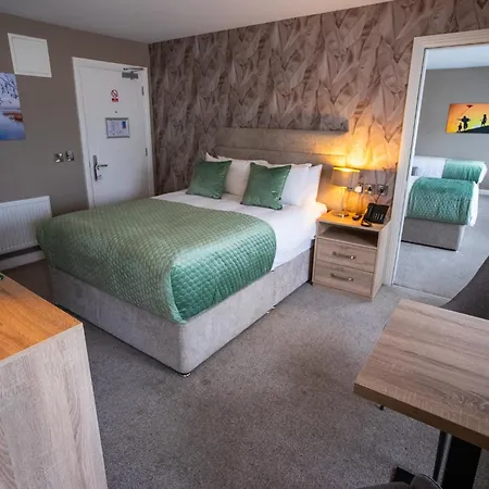Castle Varagh Hotel & Bar-3