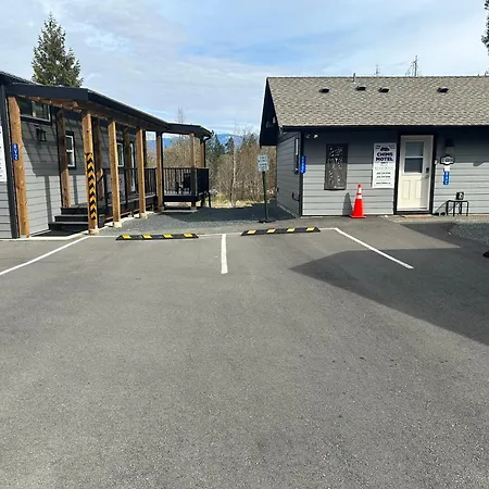 Chims Cabins - Port Alberni-3