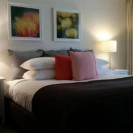 Elfin Hill Vineyard Accommodation-2