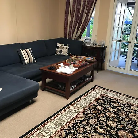 Guest House On Hyde-3