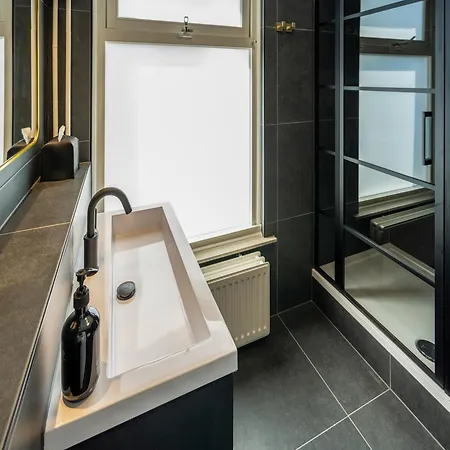 Square Boutique Hotel & Brasserie-2